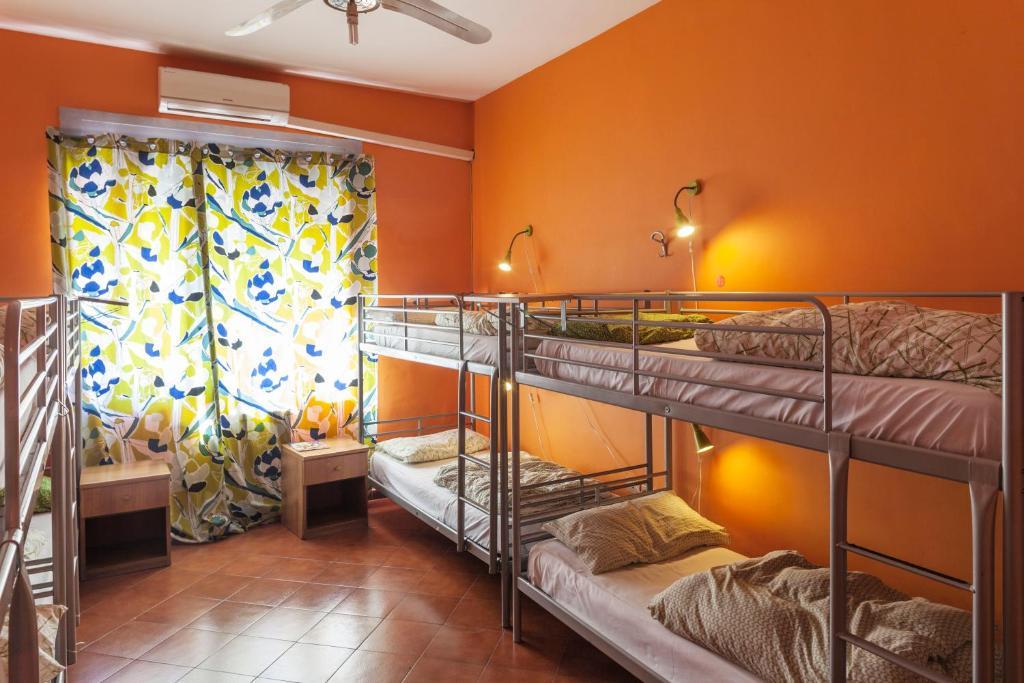 Hostel Of The Sun Naples Room photo